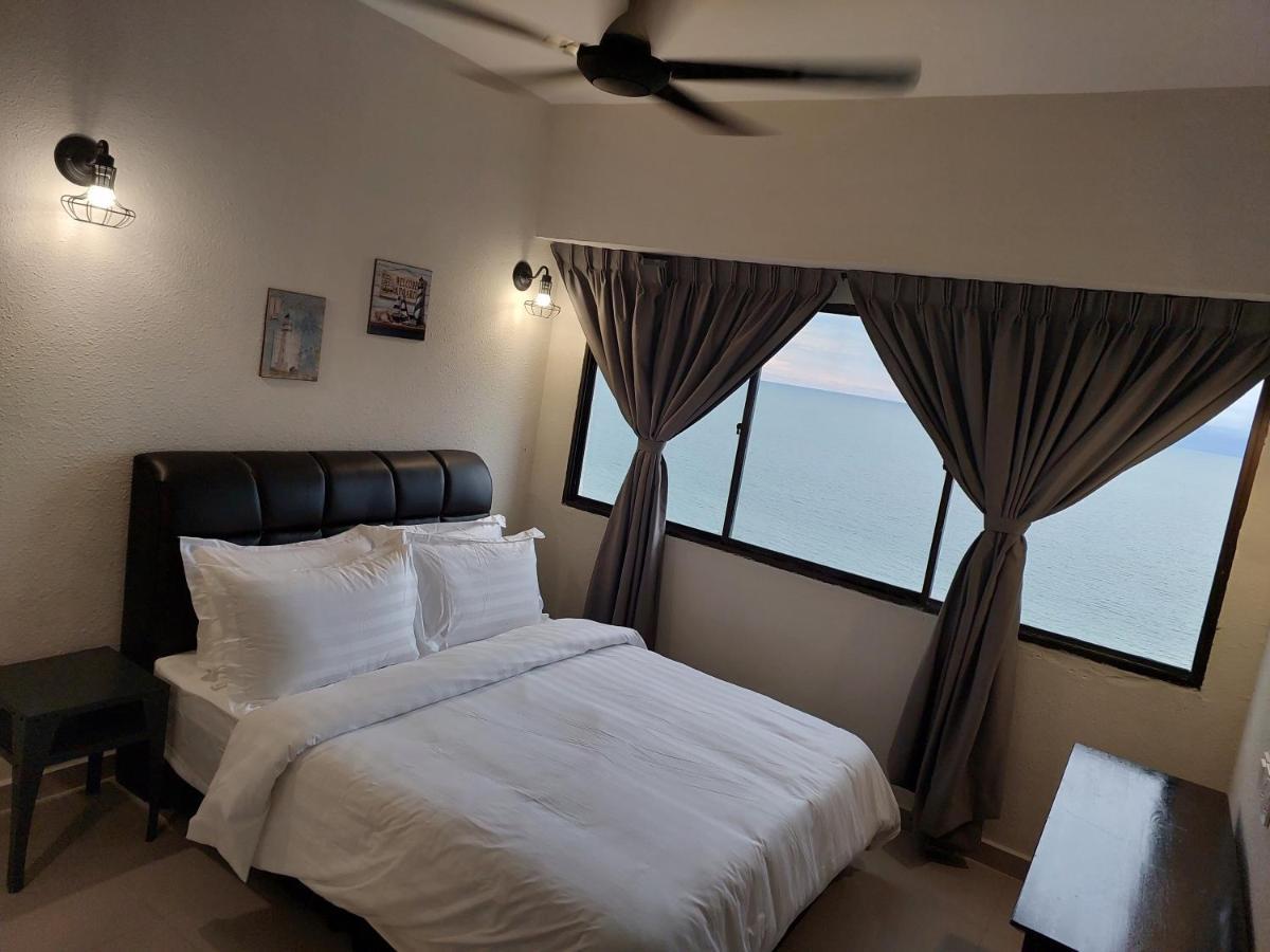 Batu Ferringhi Luxury Seaview Suite - 3Br Стая снимка