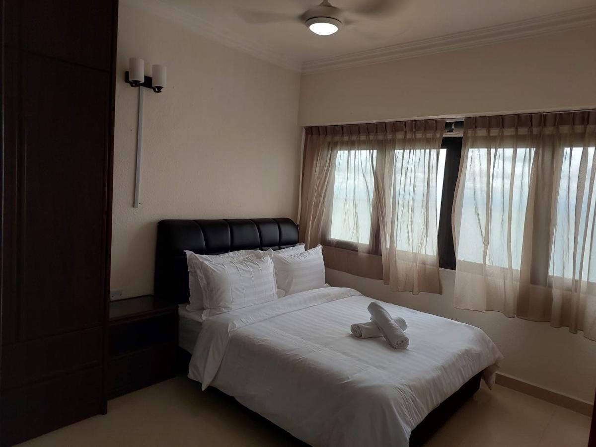 Batu Ferringhi Luxury Seaview Suite - 3Br Екстериор снимка