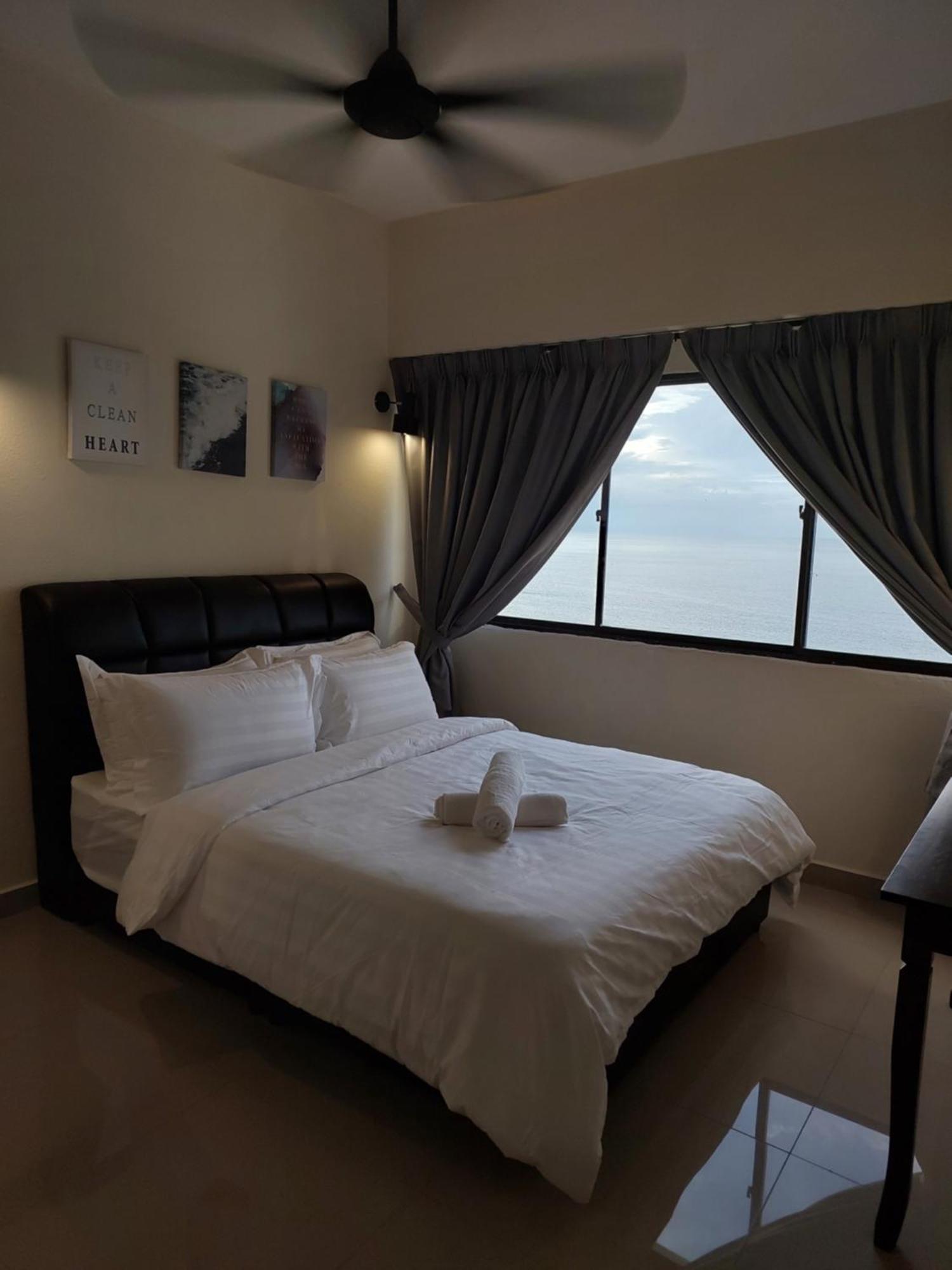 Batu Ferringhi Luxury Seaview Suite - 3Br Екстериор снимка