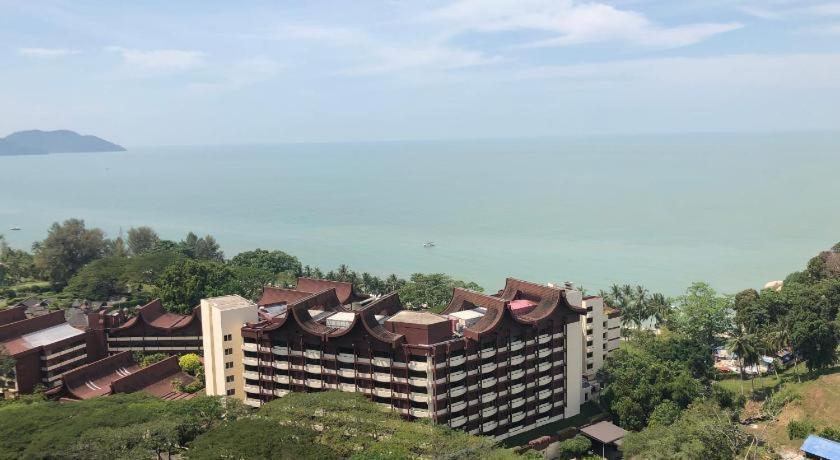 Batu Ferringhi Luxury Seaview Suite - 3Br Екстериор снимка